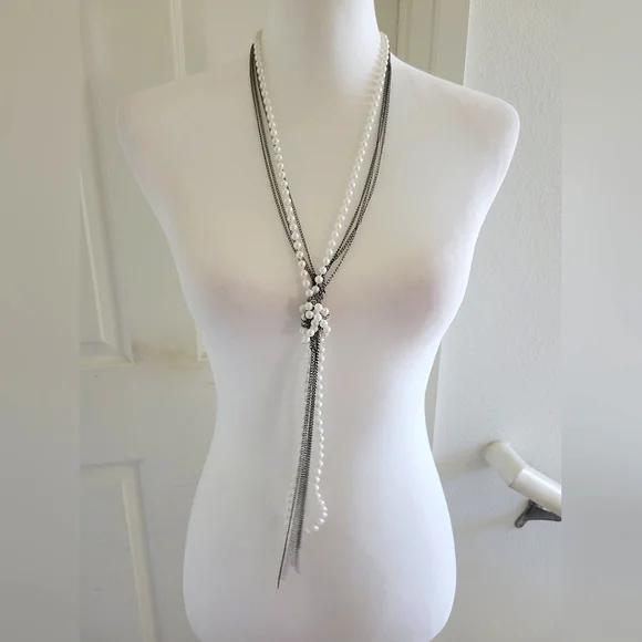 Long Elegant Silver/White Faux Pearl Beaded Knotted Lariat Tassel Necklace - Picture 2 of 12